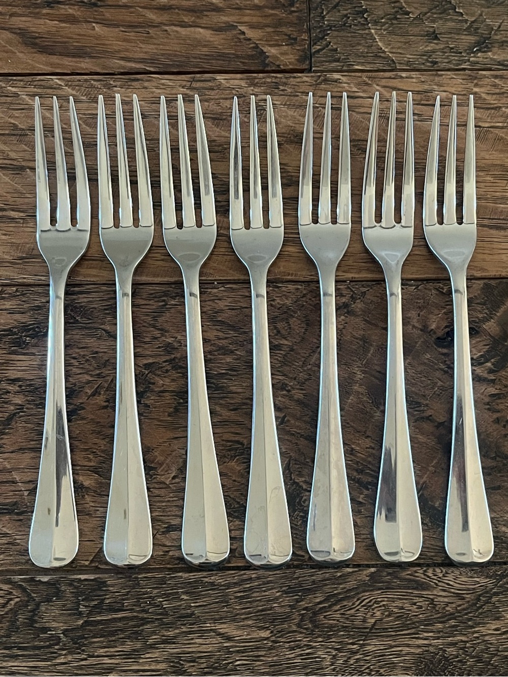 Colonial Tipt (Stainless, Glossy)
by GORHAM 3 Tine Dinner Forks (7)